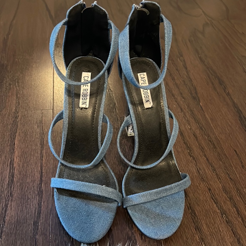 DENIM CAPE ROBBIN HEELS